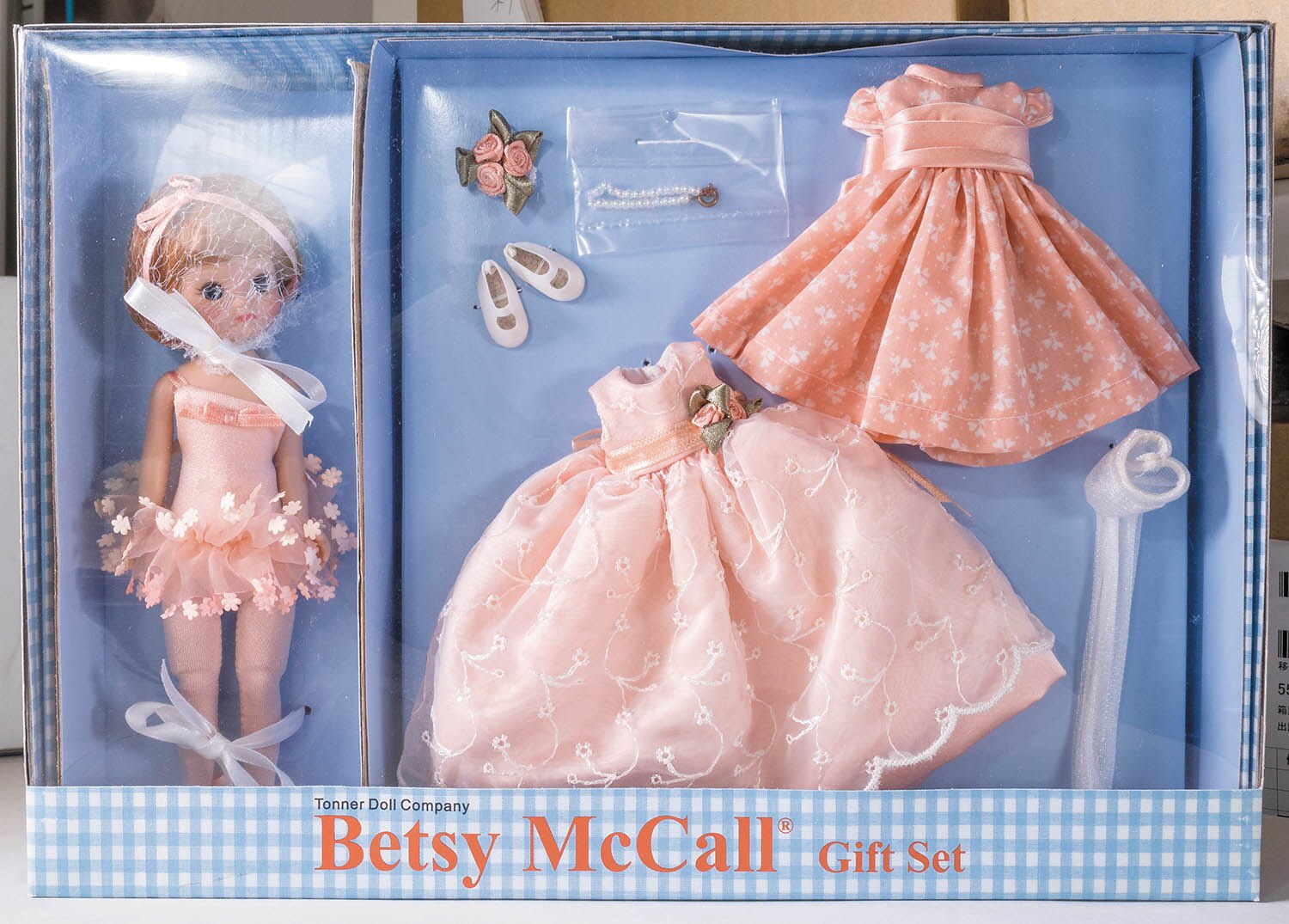 Tiny Betsy  Just Peachy Gift Set