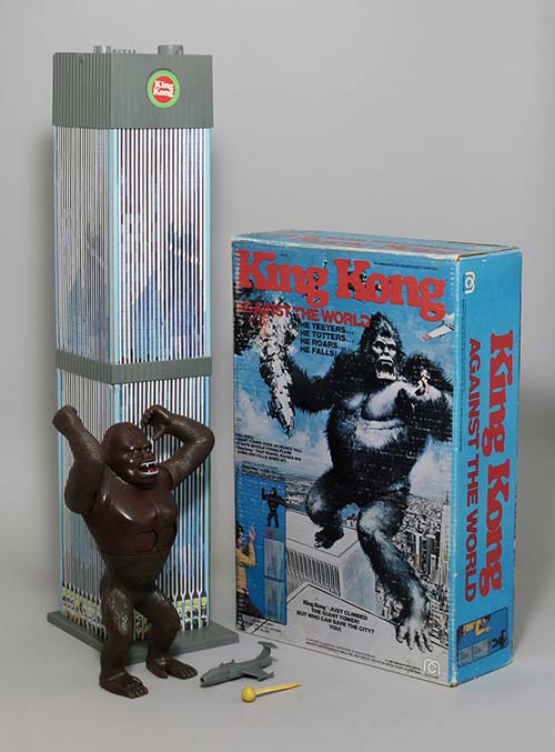 KINGKONG AGAINST THE WORLD with box