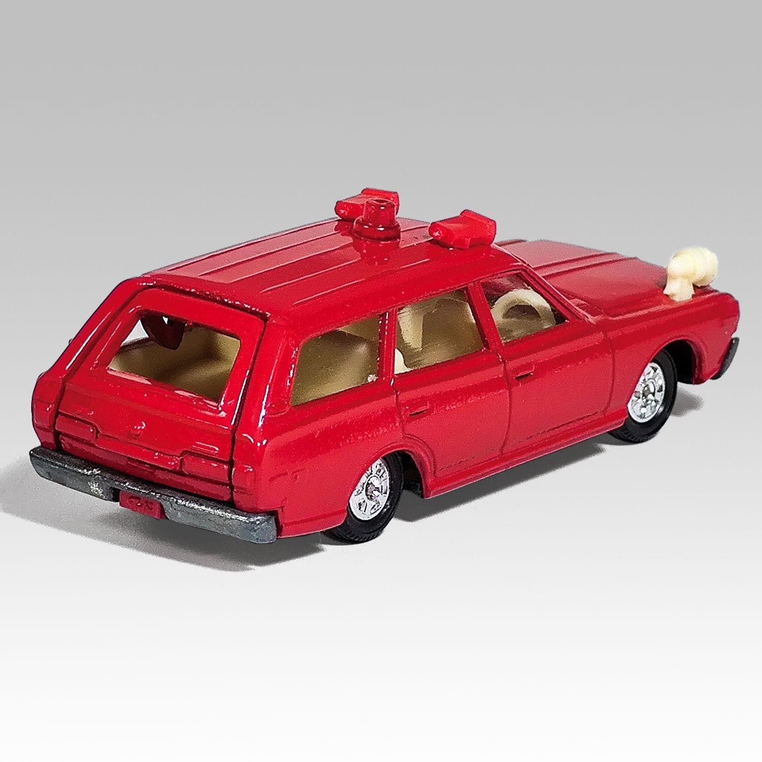 78-1-9 Tomica Cedric Fire Chief Car