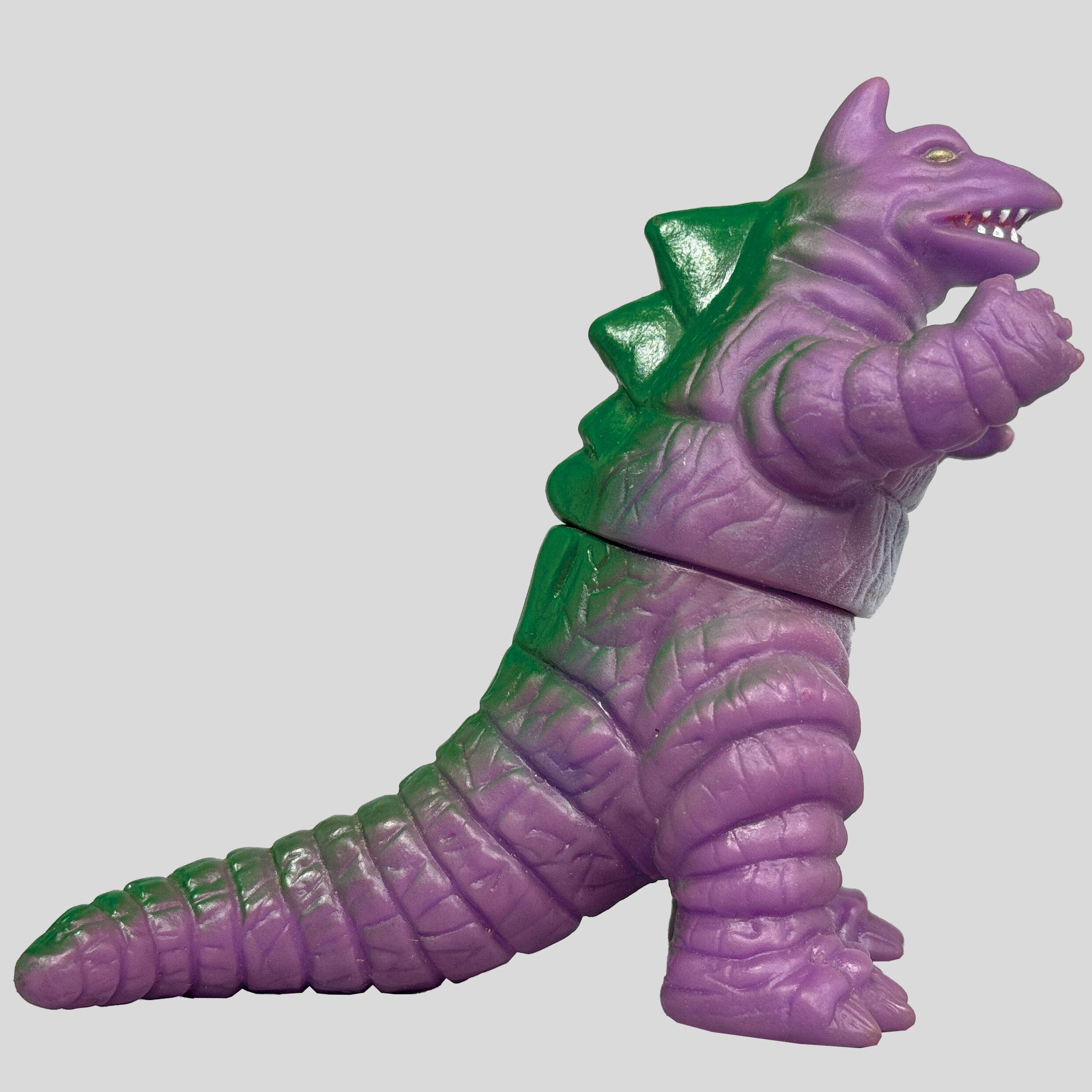 2413] 怪獣軍団 角怪獣 紫成型・緑塗装