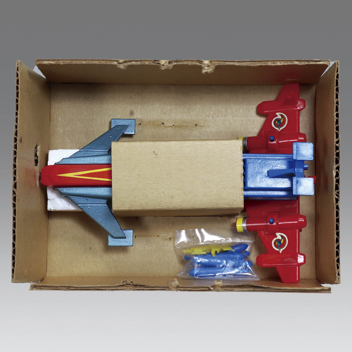 ウルトラマンレオ マッキー1号 KKプラモデル ミニカー？合金