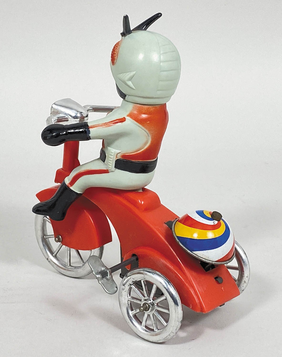 【当時物】仮面ライダー 三輪車 マスダヤ 増田屋旧バンダイ パチソフビ 無版権 当時物】仮面ライダー 三輪車 マスダヤ 増田屋旧バンダイ