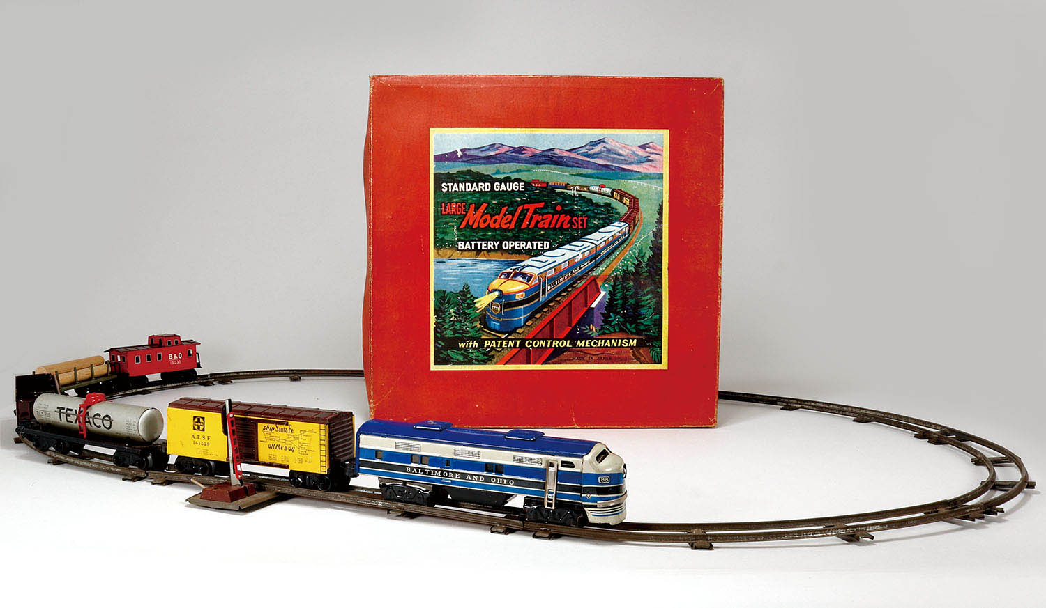 large model train set