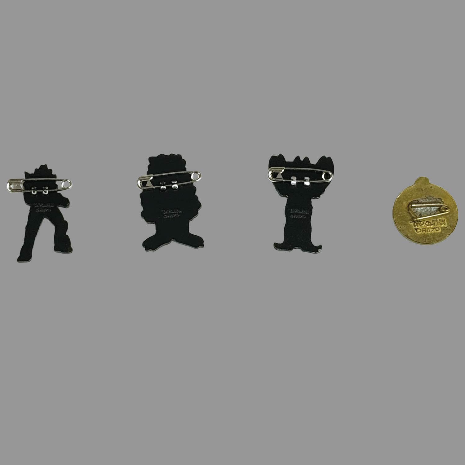 1800] Aバッジと怪獣バッジ 4こセット