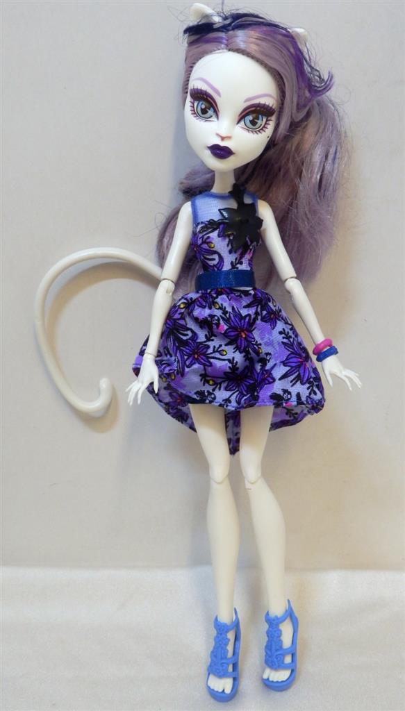 Mattel Monster High Gloom and Bloom Catrine DeMew