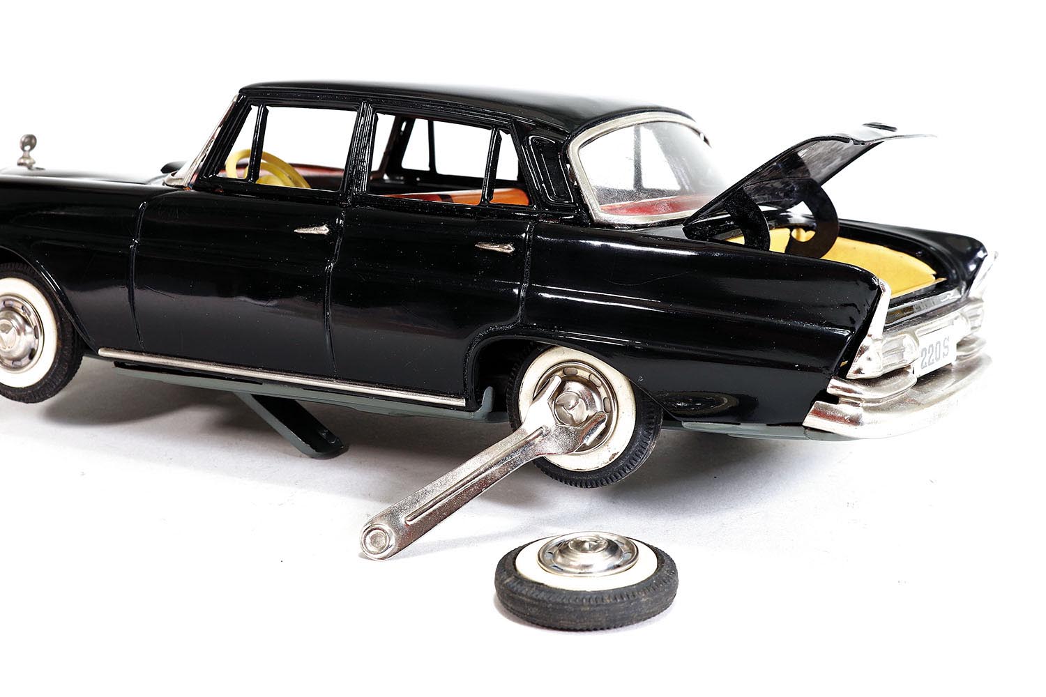 塩路商店 メルセデスベンツ・220Sオートマチック・ジャッキ（ブラック）