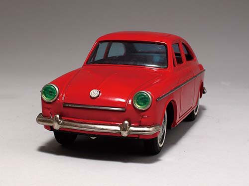 【希少】大型ブリキ自動車 フォルクスワーゲン 赤 希少】大型ブリキ自動車 フォルクスワーゲン 赤 - メルカリ