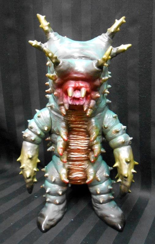 ヤモマーク コスメギラー 幼虫 ヤモマーク 大怪獣シリーズ コスメギラー 幼虫 RAMPAGETOYS カスタム