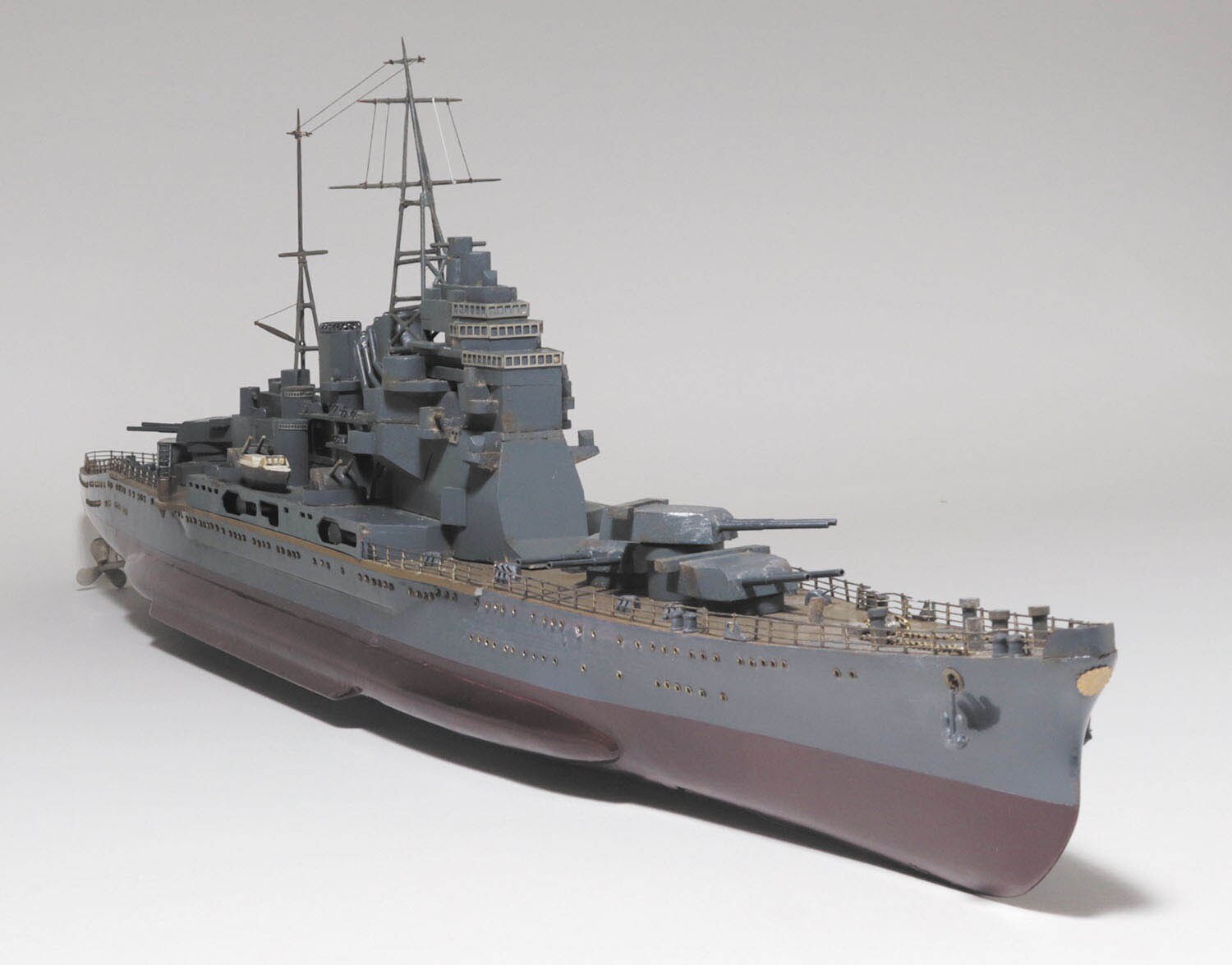 高雄型重巡洋艦 ガラスケース入り