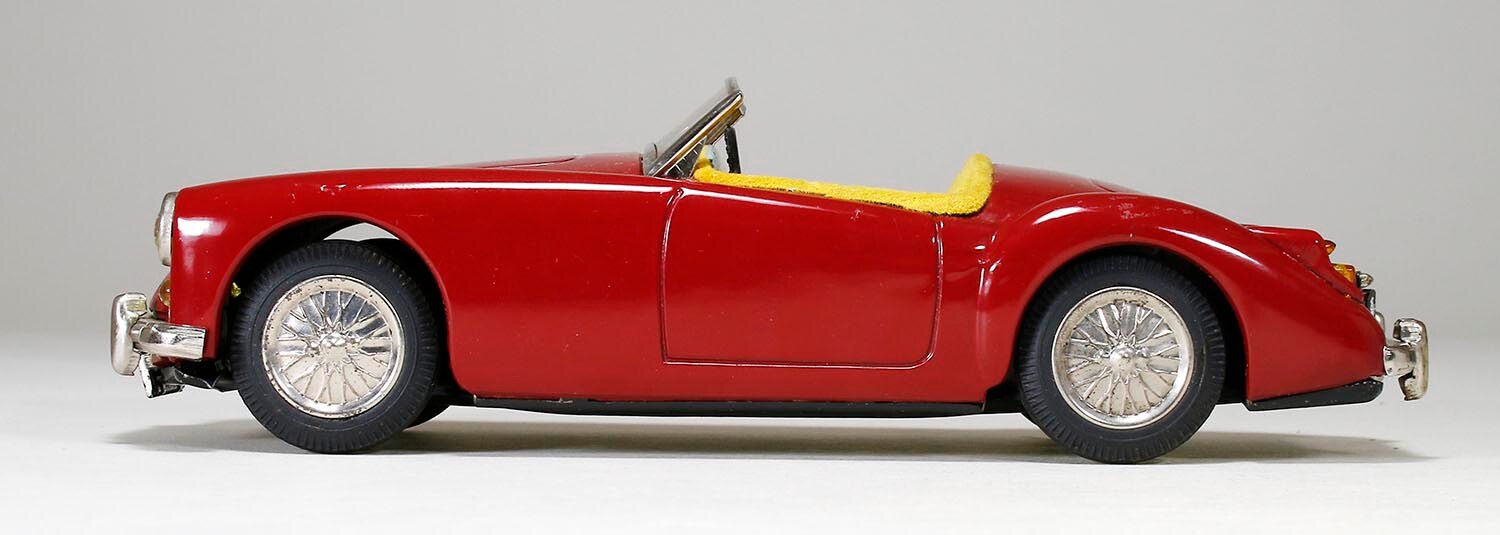 アサヒ玩具 MGA1600オープンタイプ（レッド）