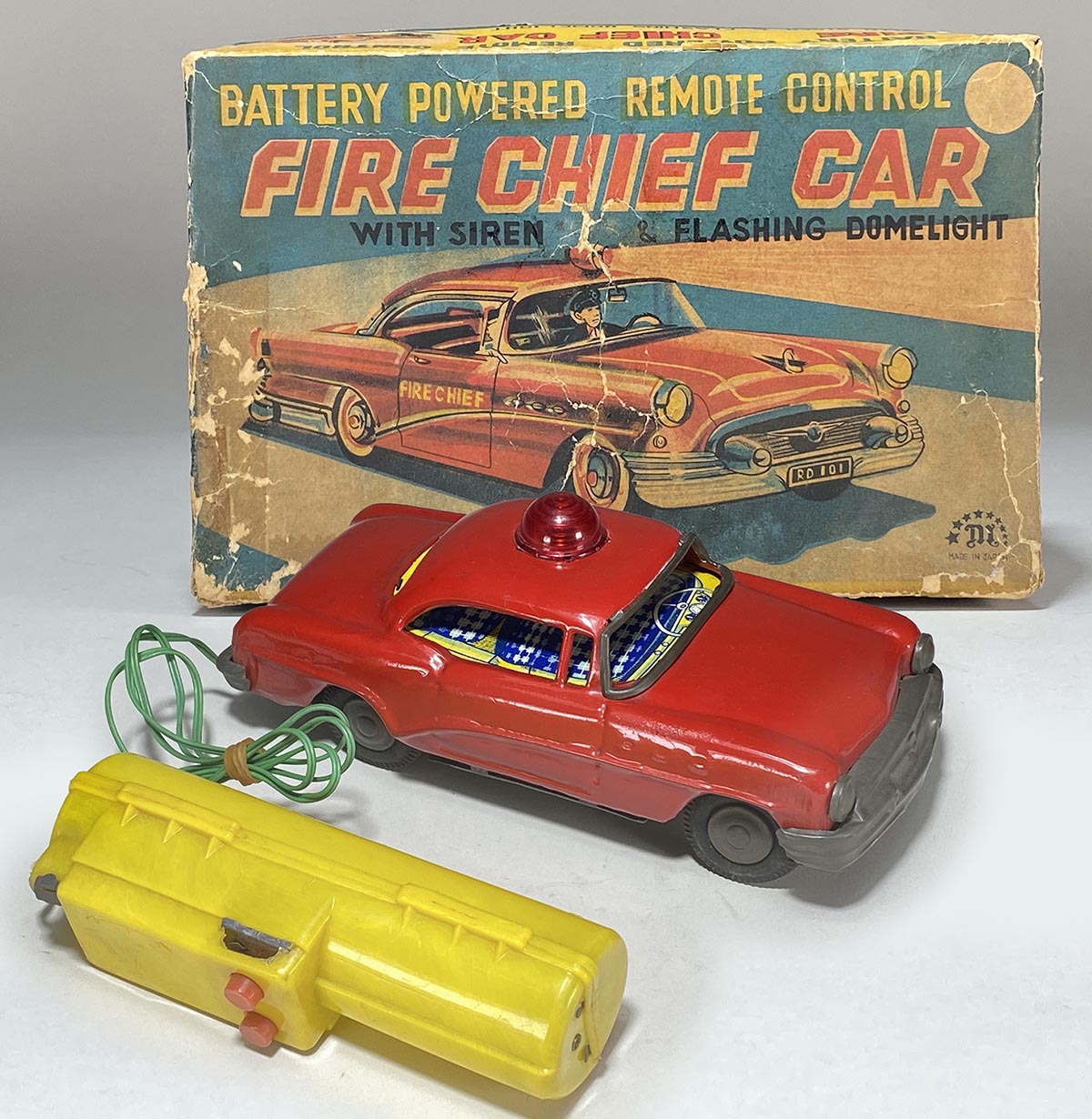 野村トーイ•新工社？ダブルネーム　電動　FIRE CHIEF CAR 動作品 Fire Chief Car With Siren And Flashing Dome Light
