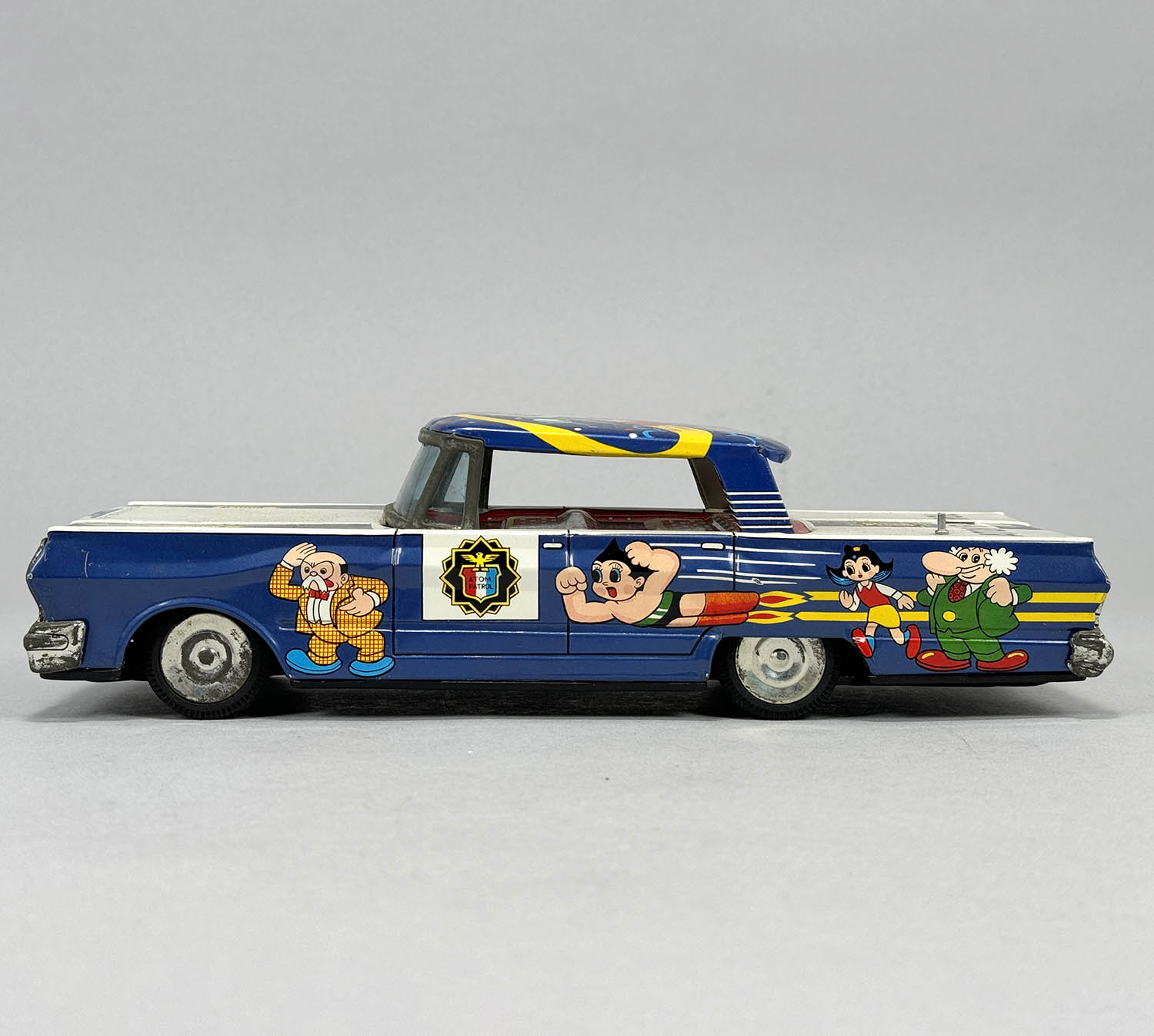 鉄腕アトム 犬型パトカー 鉄腕アトム 犬型パトカー - メルカリ