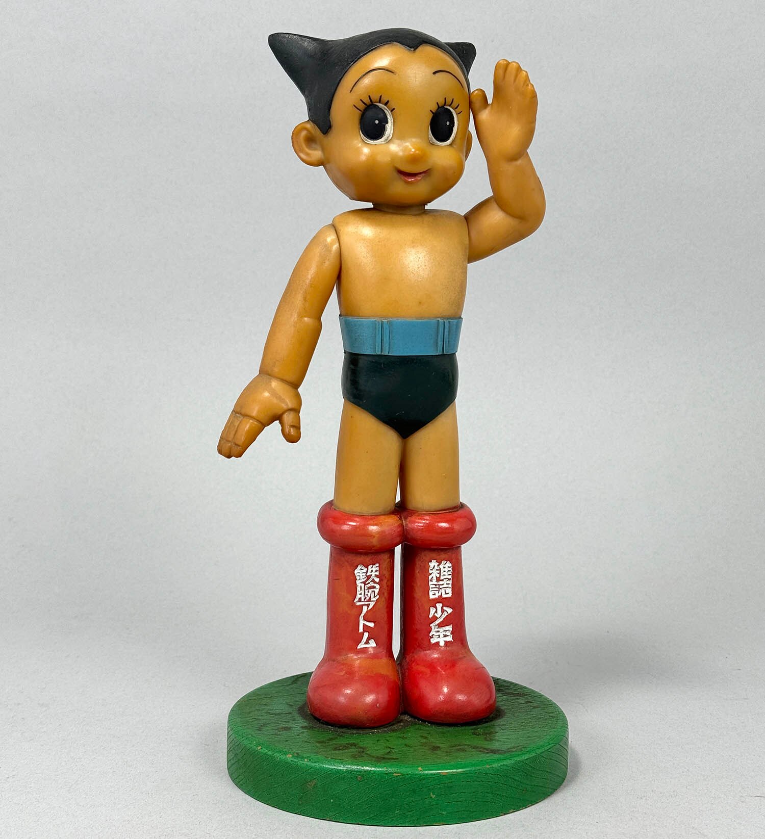 鉄腕アトムソフビ人形 Yahoo!オークション - 鉄腕アトム ソフビ人形 貯金箱 9．3cm