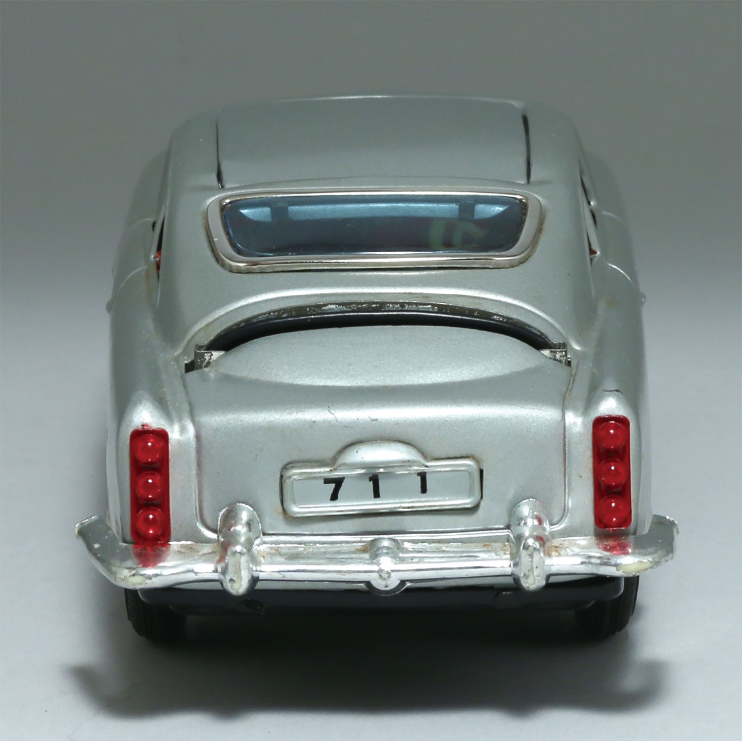 日本製 MULTI ACTION 711 ASTON-MARTIN