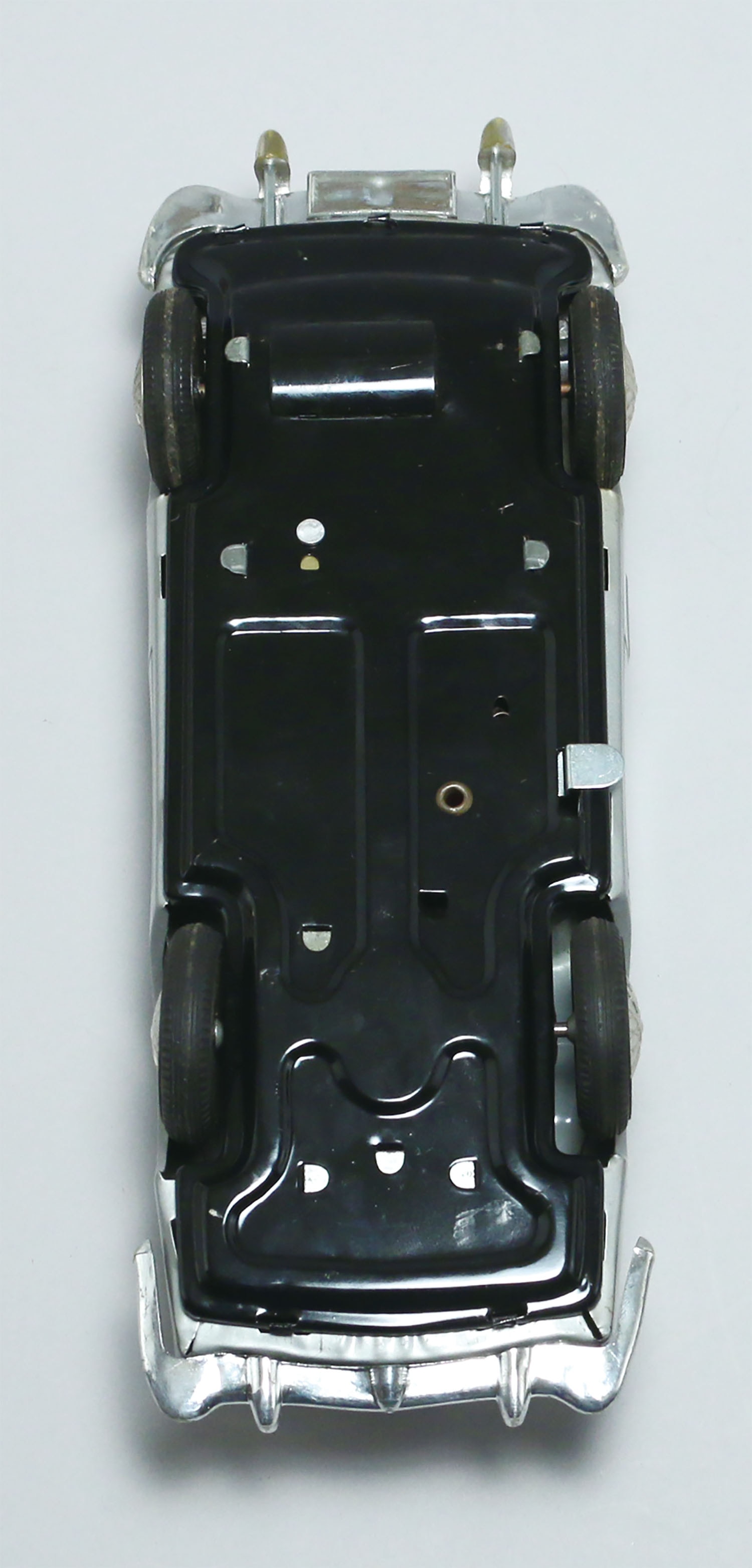 日本製 MULTI ACTION 711 ASTON-MARTIN