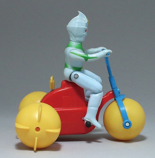 【メール便送料無料対応可】 ヨネザワ/日本製 水陸両用サイクル ミラーマン ソフビ