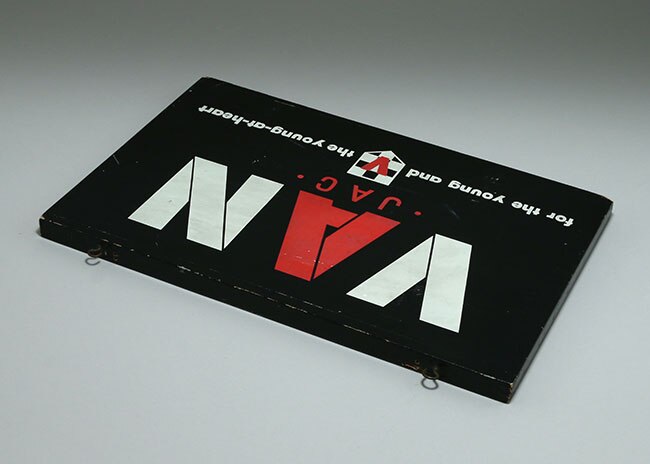 VAN JAC 木製看板 黒