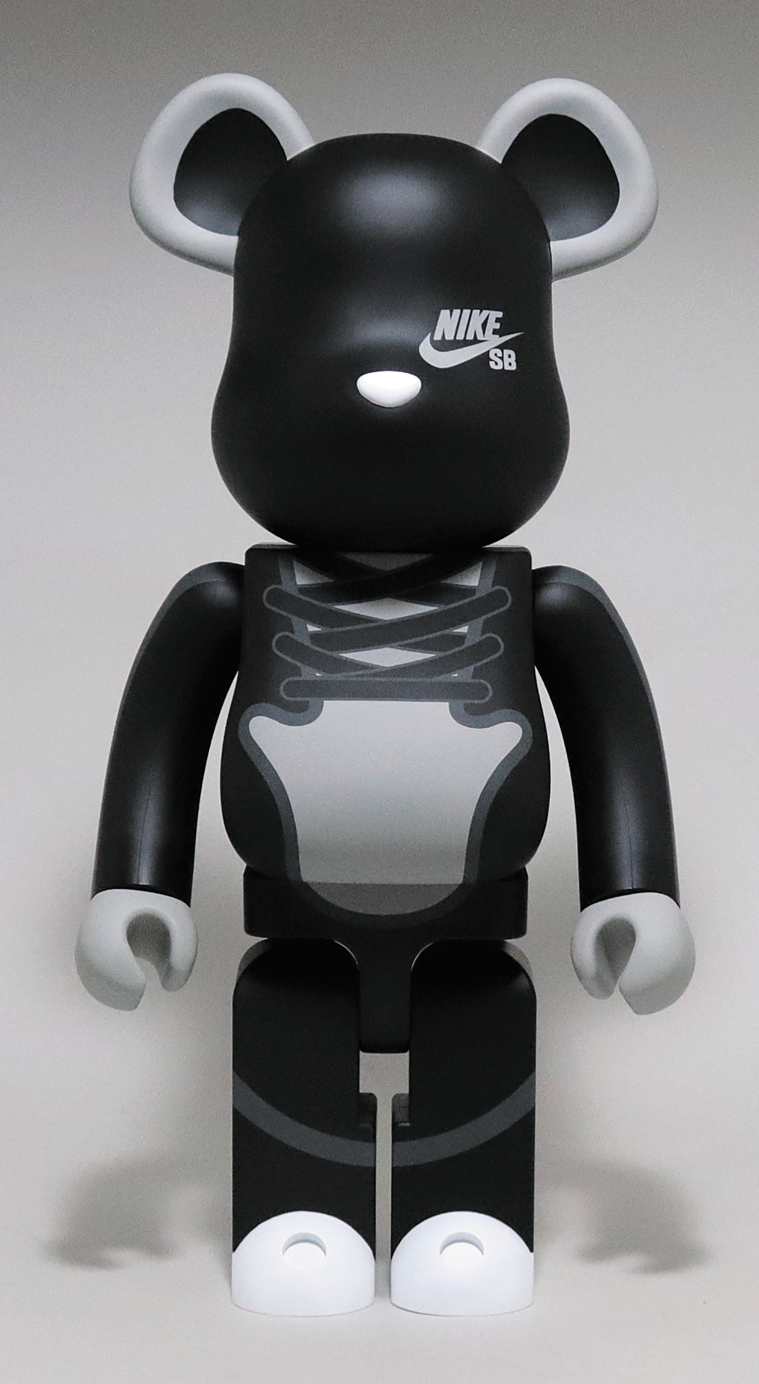 Bearbrick NIKE SB 2020 1000% Black - Original São Paulo
