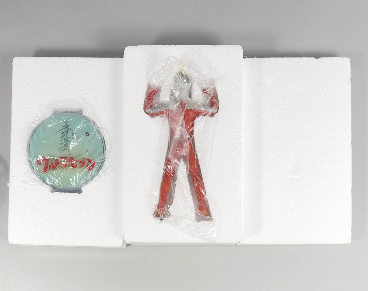 4117] 森次晃嗣 直筆サイン入りTOY「ウルトラセブン」