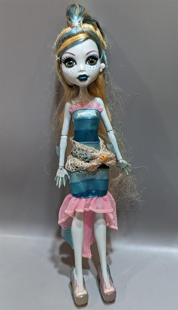 Mattel Monster High Dawn of the Dance Lagoona Blue