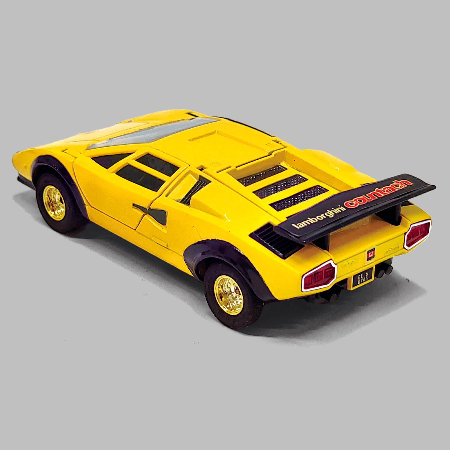 永大 1/28 17 ランボルギーニ カウンタック LP-500S ノーマルタイプ 黄色