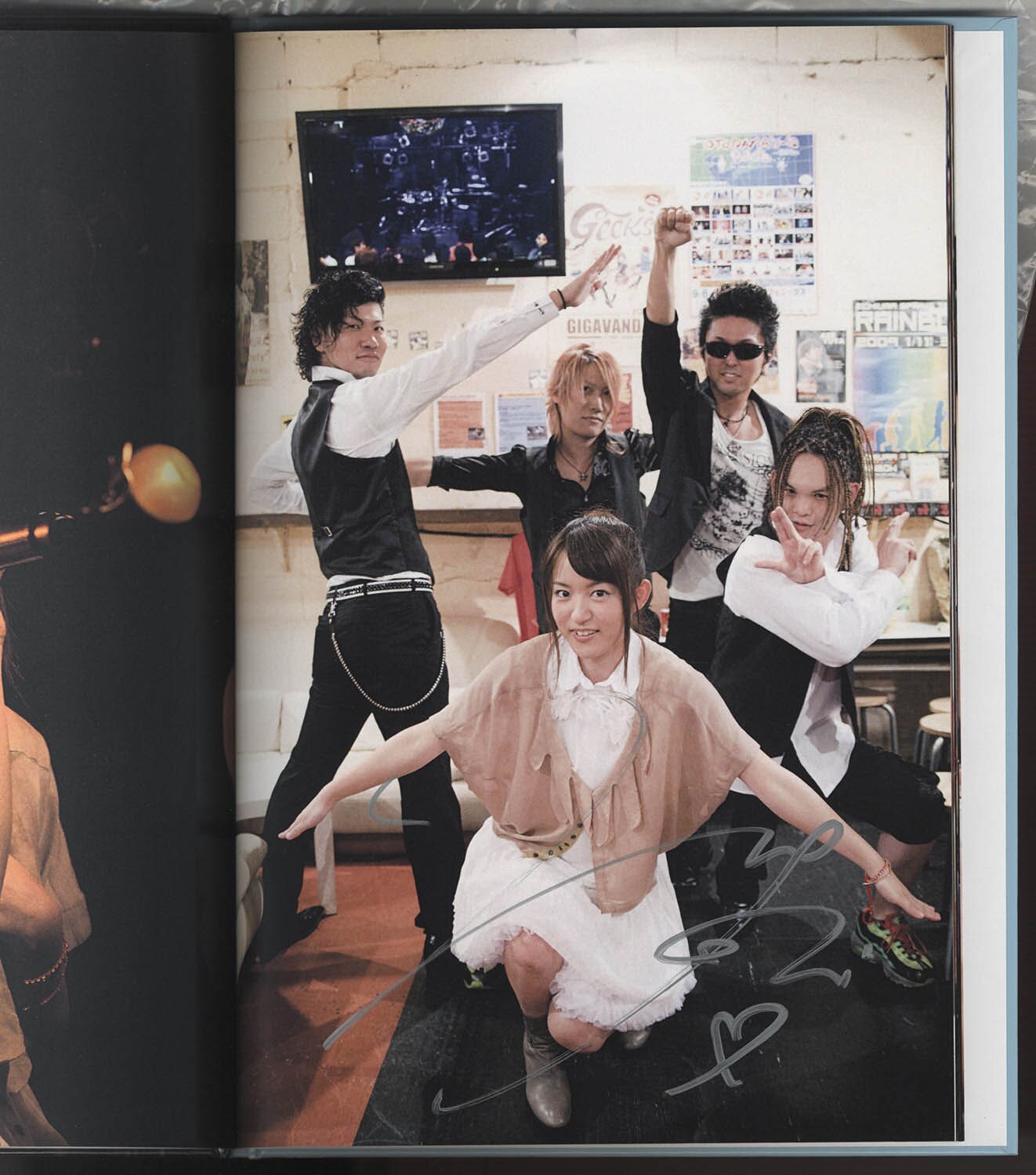 小松未可子　直筆サインポラ 小松未可子×TOWER RECORDS」キャンペーン開催が決定！ - TOWER RECORDS