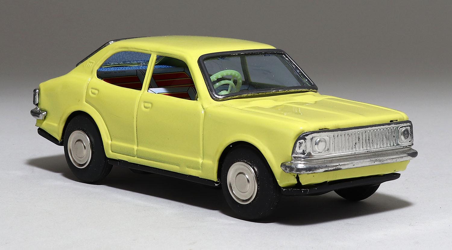 ブリキのトヨタ カローラ 1400 Hi-Deluxe ミニカー ブリキのトヨタ カローラ 1400 Hi-Deluxe ミニカー