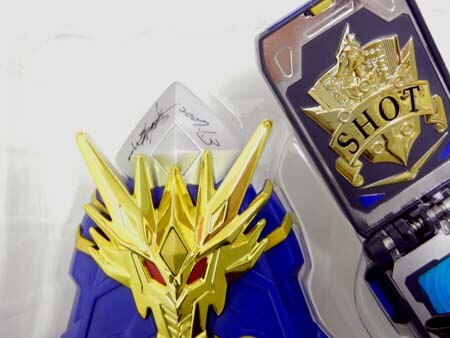 山口翔悟 直筆サイン入りTOY「魔弾戦記リュウケンドー」