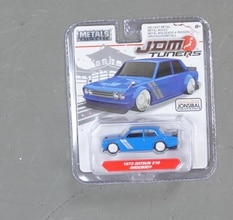 JADA TOYS JDM　TUNERS 1973 DATSUN 510 WIDEBODY 14036