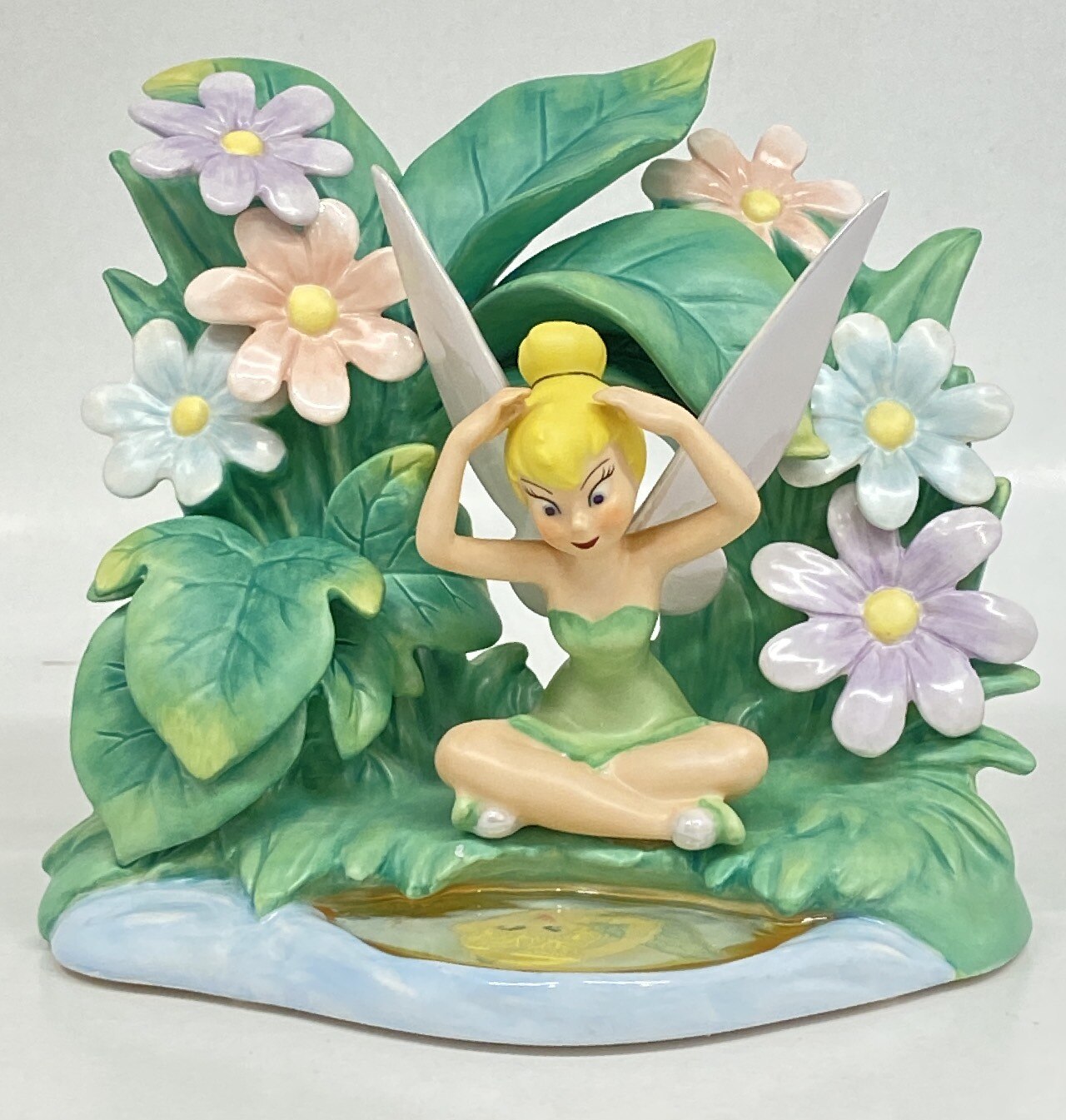 ディズニーストア 陶器 水面を見つめるティンカーベル まんだらけ Mandarake