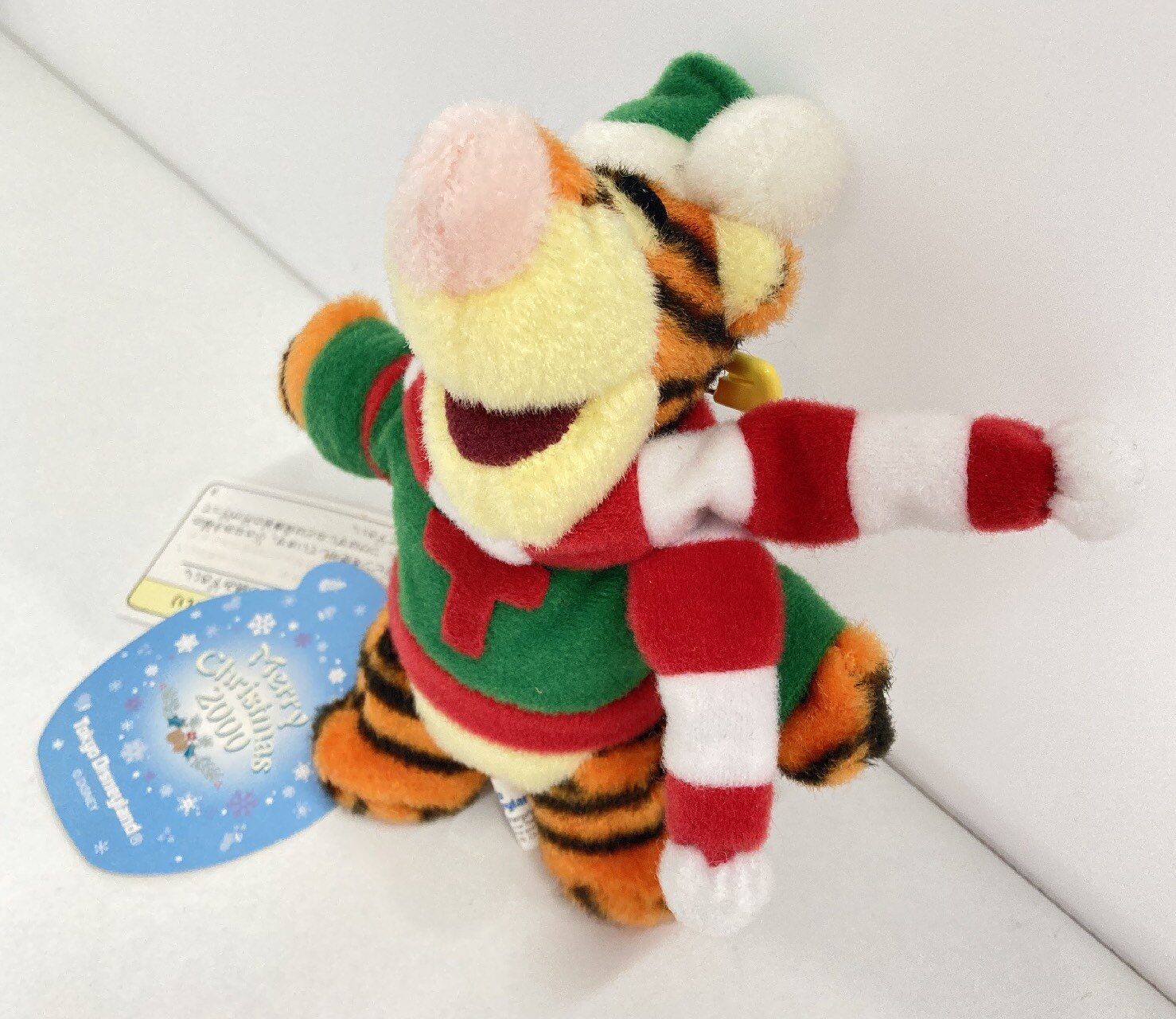 東京ディズニーランド ぬいぐるみバッジ ティガー 緑ニット マフラー Merry Christmas 00 当時物 まんだらけ Mandarake 東京ディズニーランド ぬいぐるみバッジ ティガー 緑ニット マフラー Merry Christmas 00 当時物 まんだらけ Mandarake