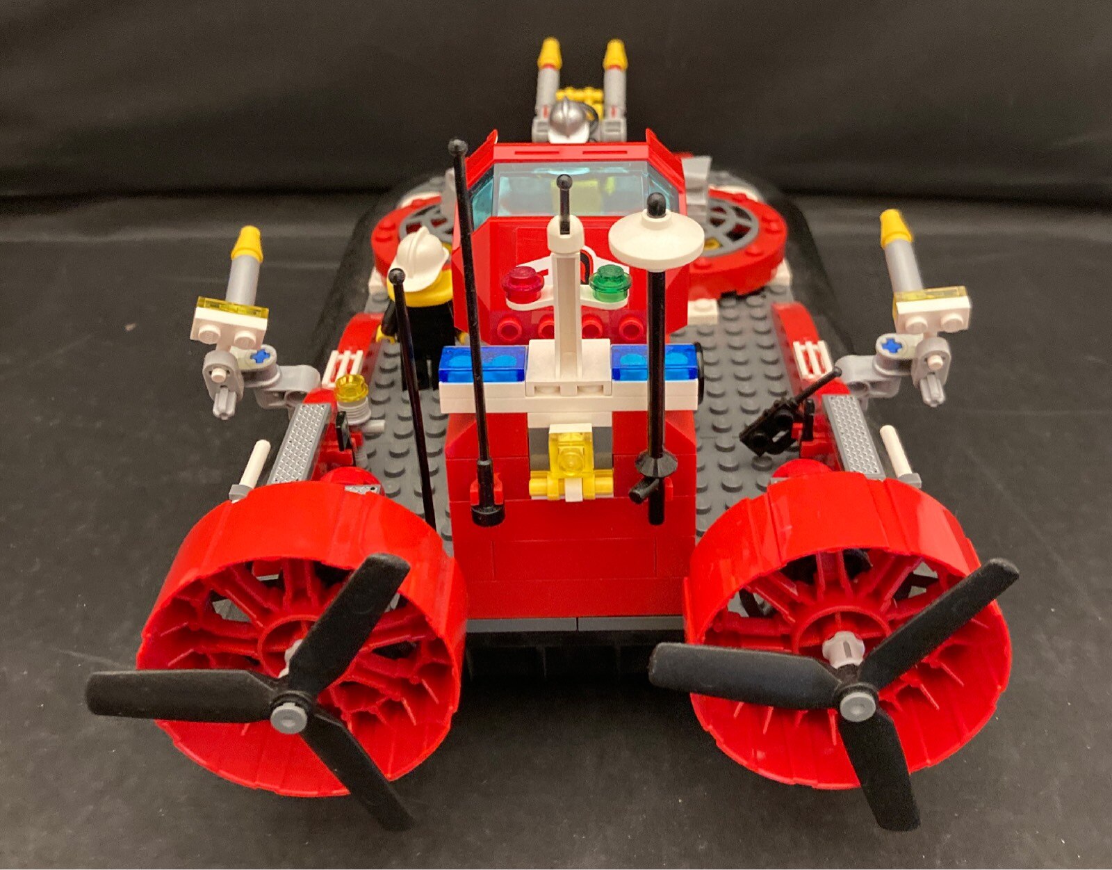 Lego CITY Fire Hovercraft 7944 | ありある | まんだらけ MANDARAKE