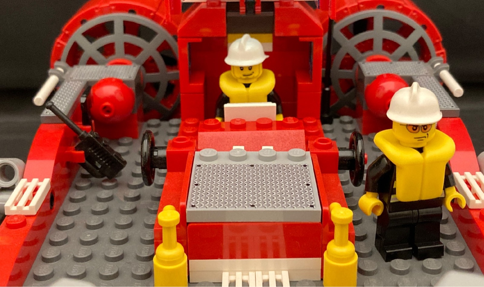 Lego CITY Fire Hovercraft 7944 MANDARAKE