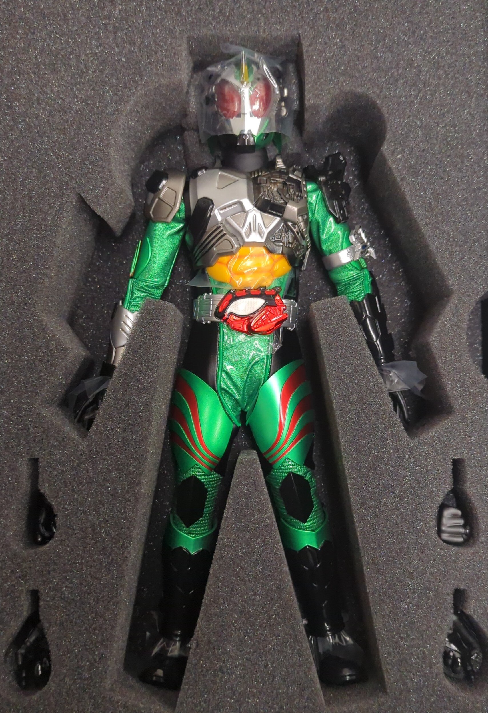 メディコムトイ RAH ジェネシス 仮面ライダーアマゾンニューオメガ