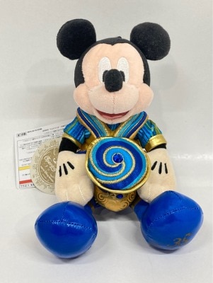 Tokyo Disneyland Club 33 Keychain Mickey Mouse Red Japan Version