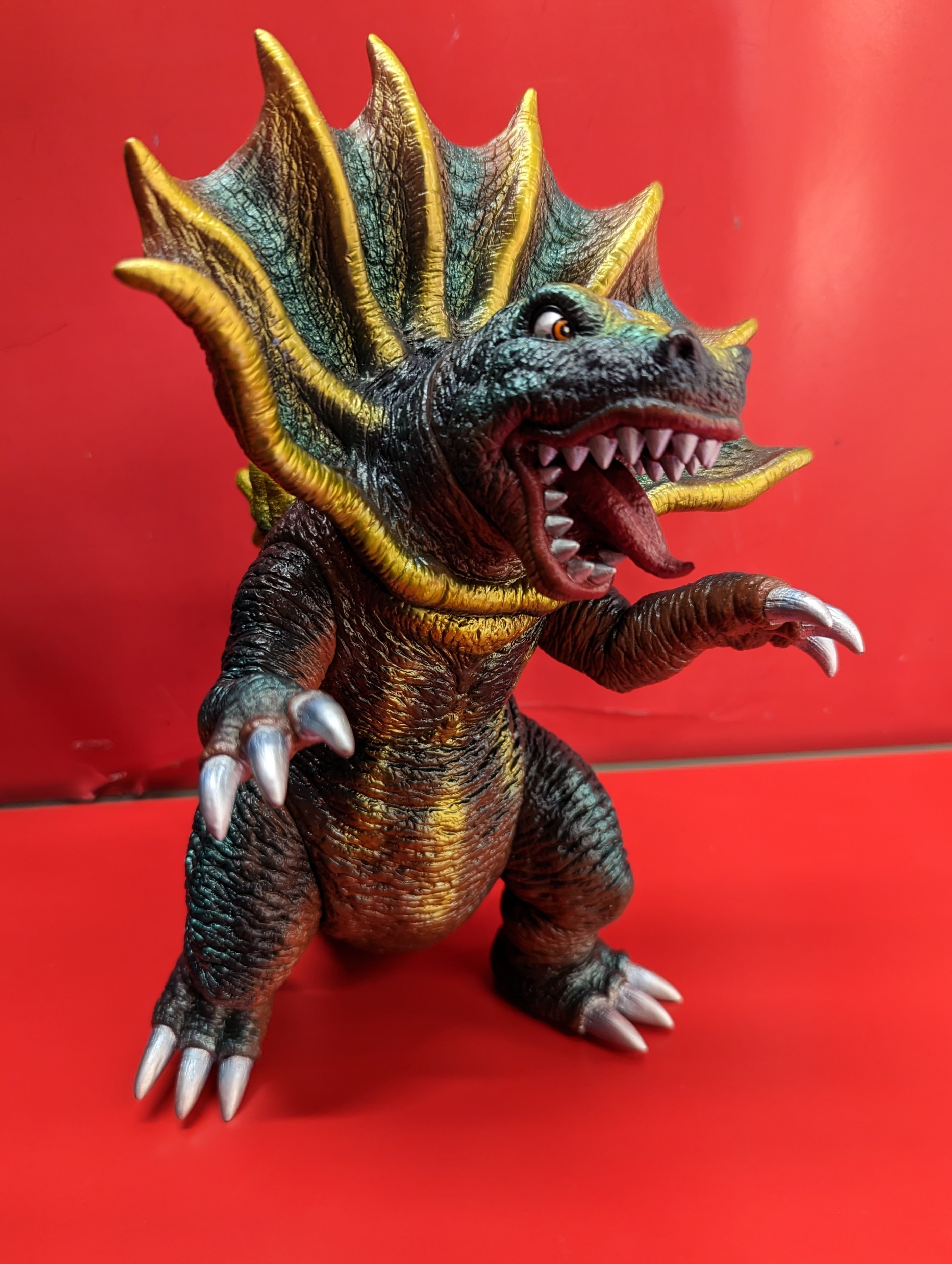 アートストーム/フューチャーモデルズ 楳図かずお版ウルトラマン ジラース 茶成型 | まんだらけ Mandarake