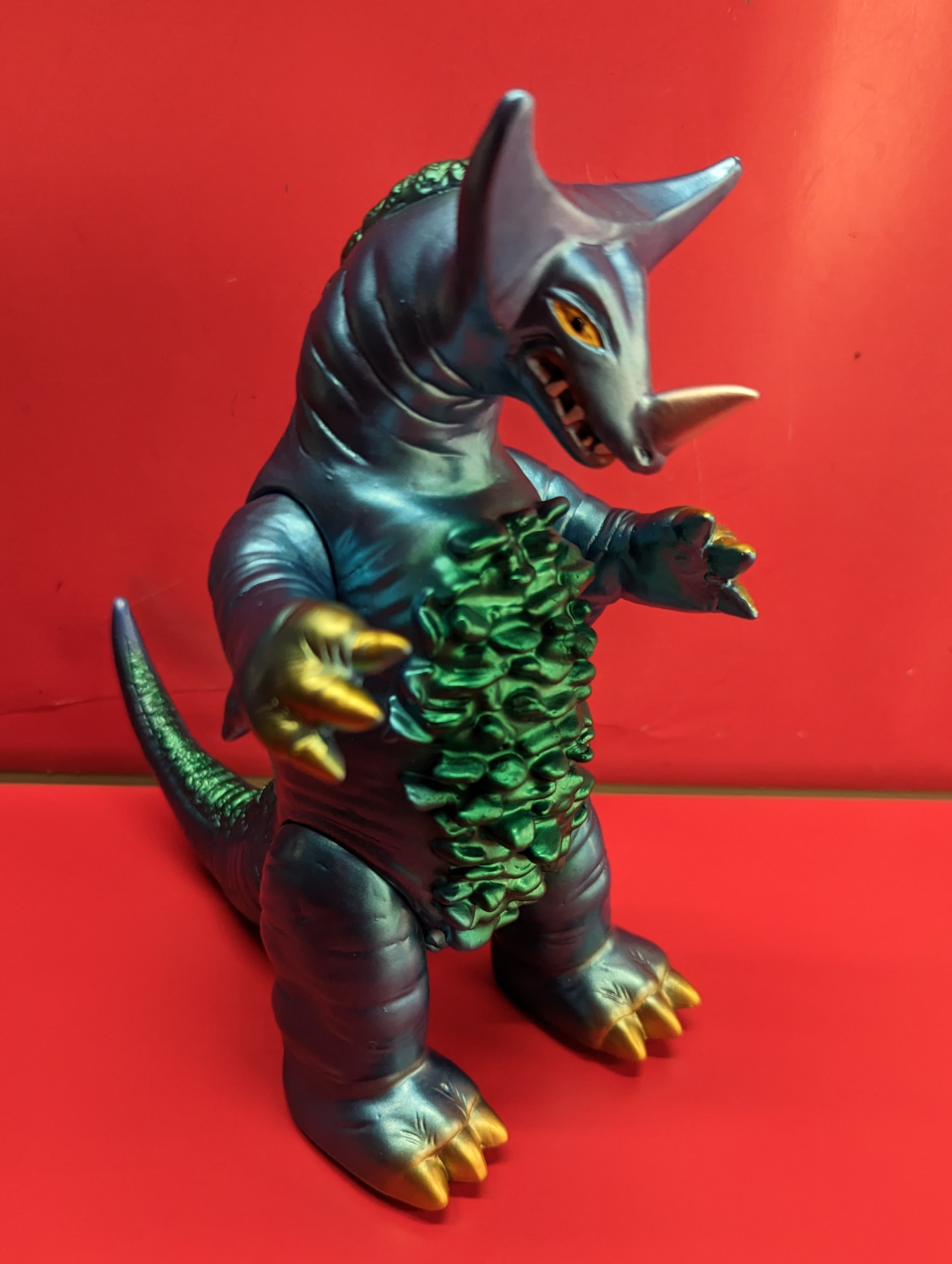 ブルマァク 復刻版怪獣シリーズ ウルトラマン ゴモラ ハワイ
