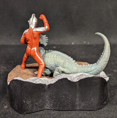 バンダイ ウルトラ怪獣戯画 名鑑シリーズ ウルトラ兄弟激闘史Ⅳ ウルトラセブン対リッガー 散歩する惑星 01 | ありある | まんだらけ  MANDARAKE