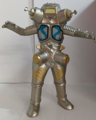 Assembly type DX Sofubus figure Ultra Guard West