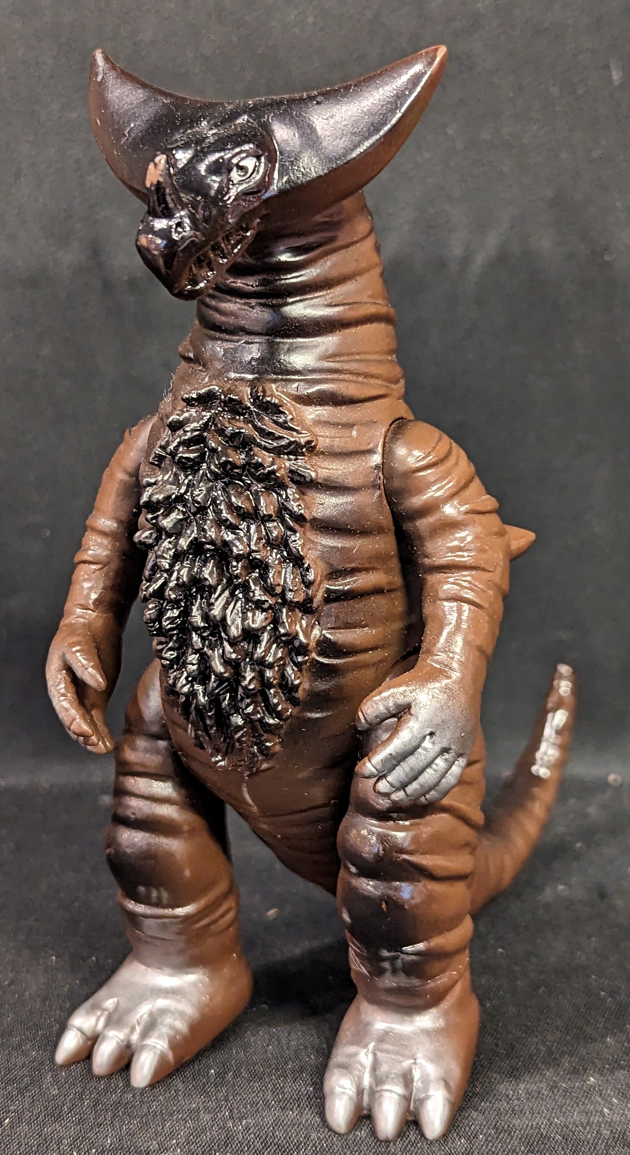 バンダイ ウルトラ怪獣シリーズ ゴモラ 茶成型 顔黒 | ありある | まんだらけ MANDARAKE