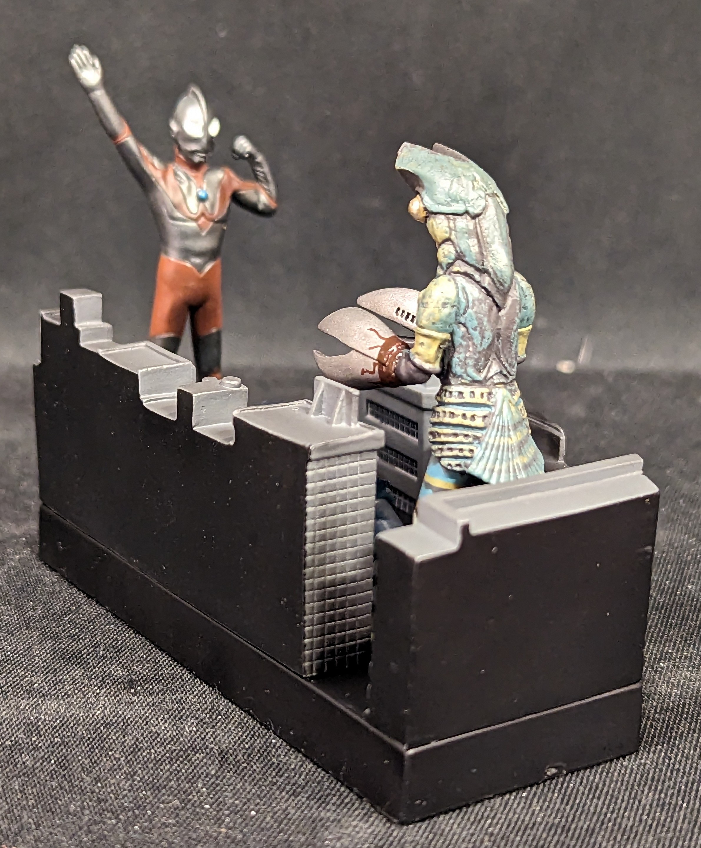 Amazon.co.jp: ウルトラ怪獣戯画 ウルトラ兄弟激闘史 Ⅳ 4