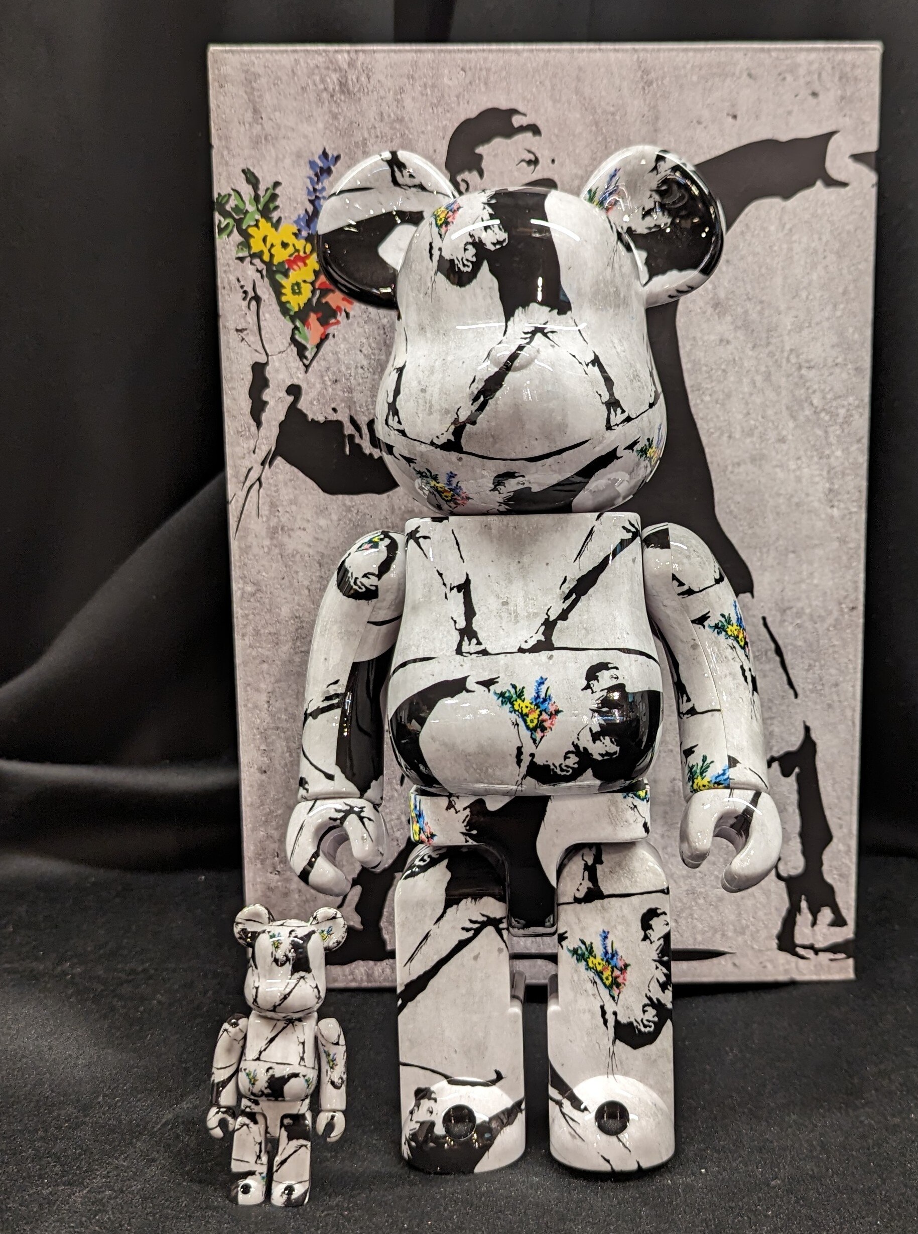 MEDICOMTOY BE@RBRICK BANKSY FLOWER BOMBER 100%+400% 100+400