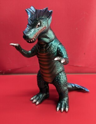 山吉屋 ウルトラQ カネゴン ライトブルー 無彩色版 コイン怪獣　未開封 ウルトラQ ソフビ カネゴン ライトブルー無彩色 – 山吉屋