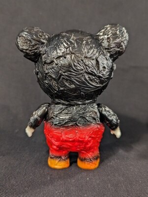 暗黒エンターテイメントの「髑髑髏髏(どくどくろろ)」が墓場の