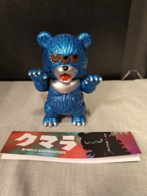 クマラ オーロララメ ブルー/ピンク アートジャンキー ARTJUNKIE KUMARA Aurora lame blue / pink  Limited color sofvi ソフビ 台湾販売 ｜フィギュア