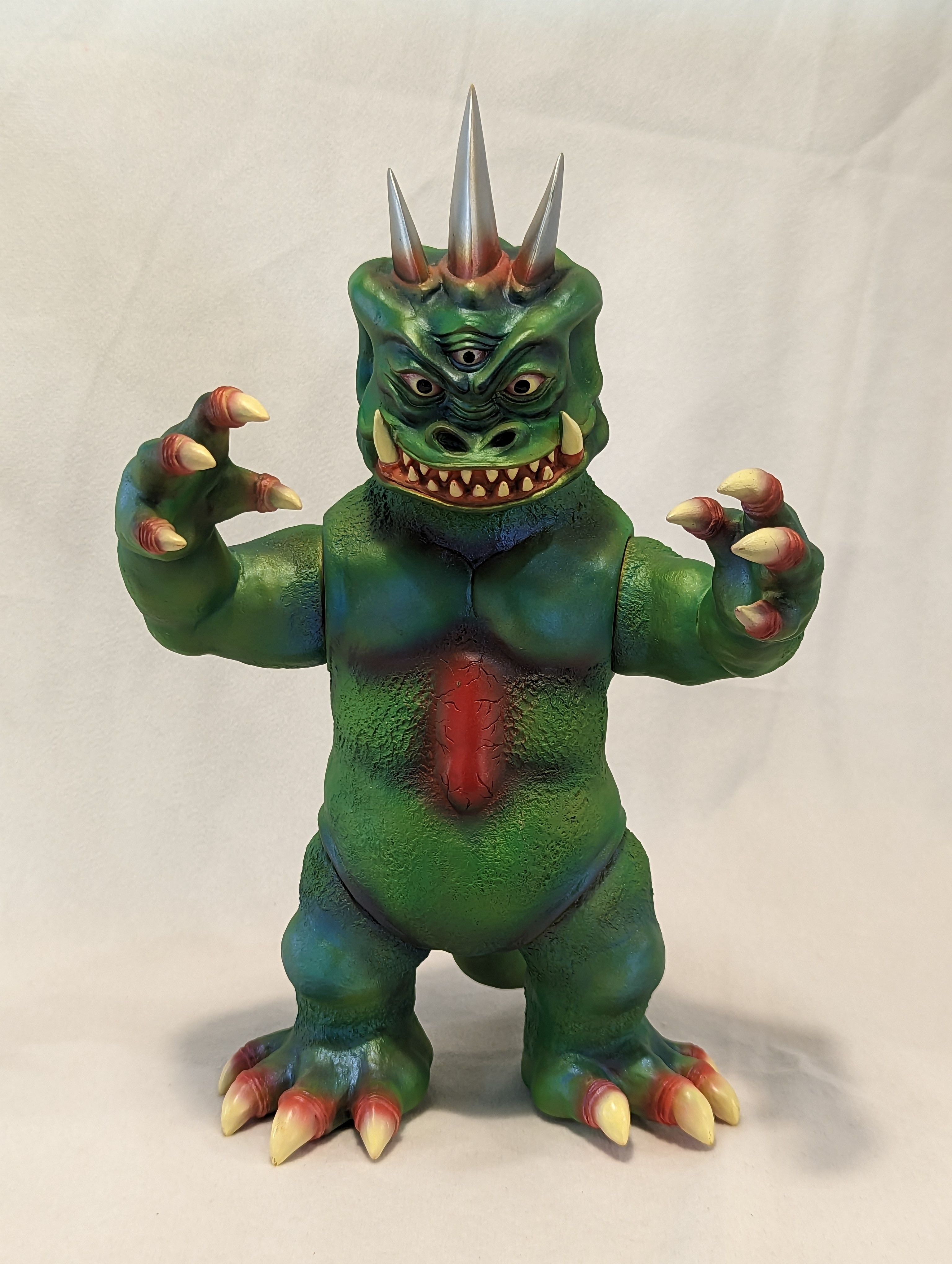 シカルナ・工房 中岡俊哉世界の怪獣 イガール グリーン包み/赤青紫クリーム塗装 | ありある | まんだらけ MANDARAKE