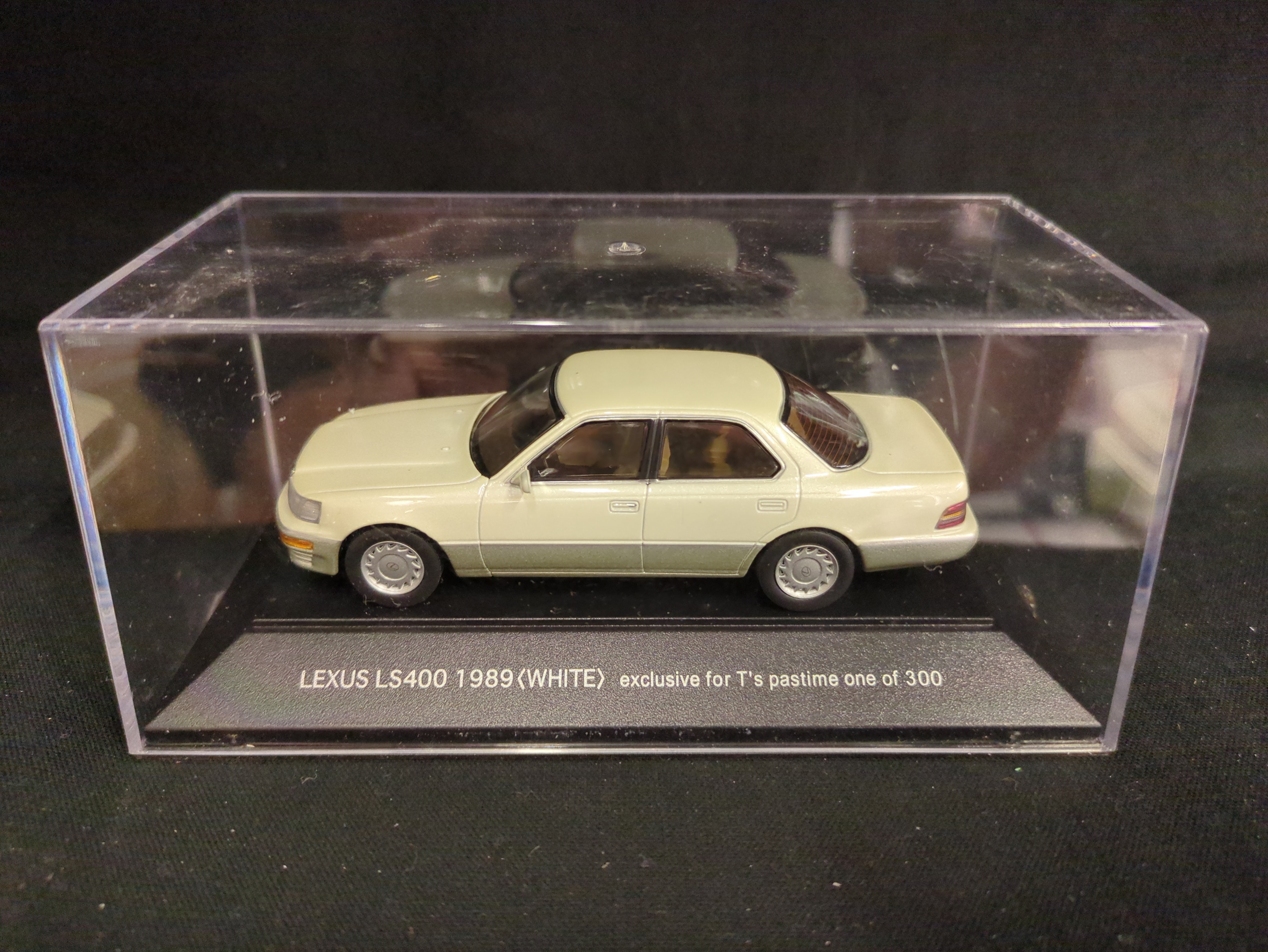 Japan Planet 1/43 SAPI MODELS LEXUS LS400 1989 White