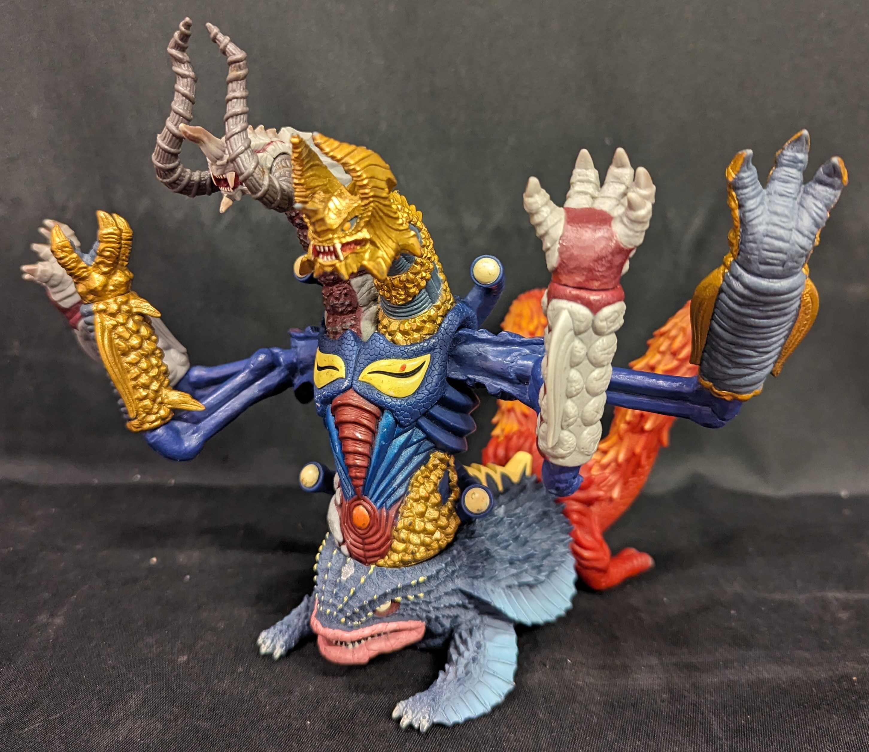 【お買得】 バンダイウルトラ怪獣シリーズEX 究極合体怪獣ギガキマイラ 特撮