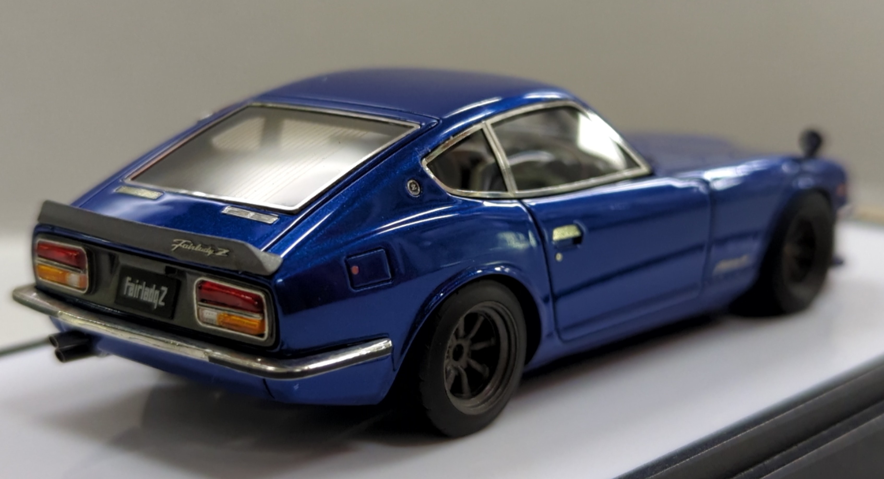 最新発見 Make Up Metallic ver. Custom Z(S30) Fairlady NISSAN 1/43 おむつ用品