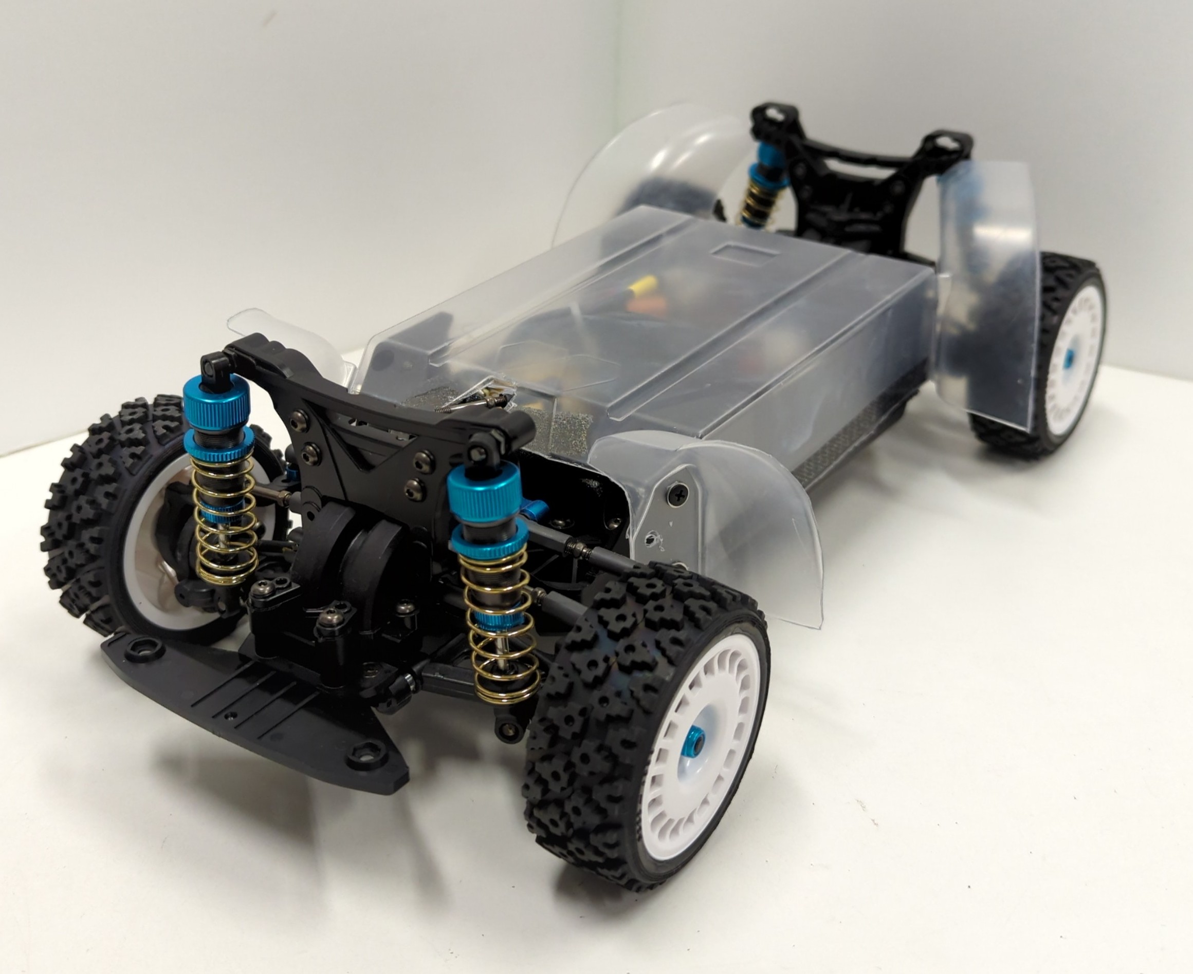 中古品】XV01シャシーキット＆スペアパーツ付 （TC-01 パーツ